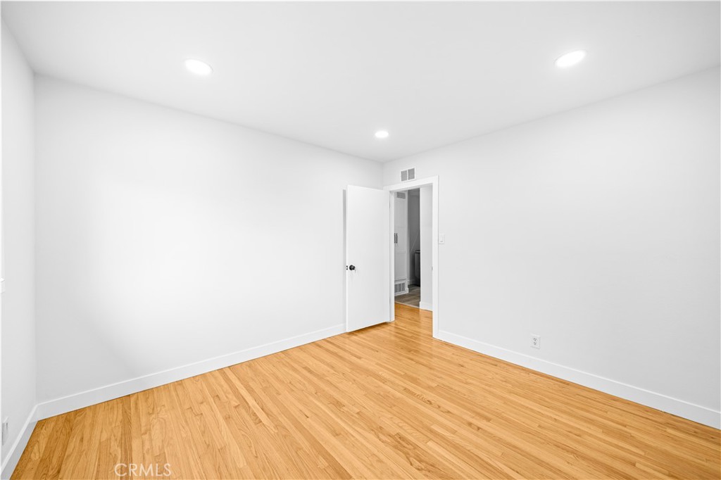 934 W Bonnie Brae Ct