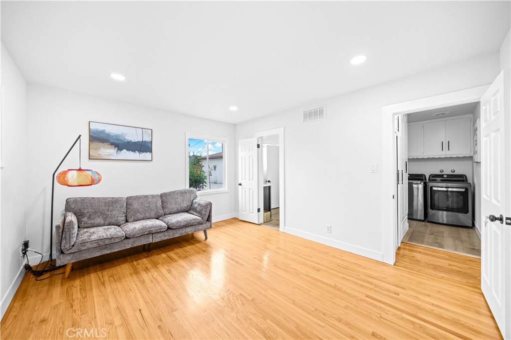 934 W Bonnie Brae Ct