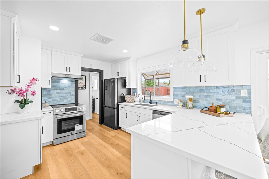 934 W Bonnie Brae Ct