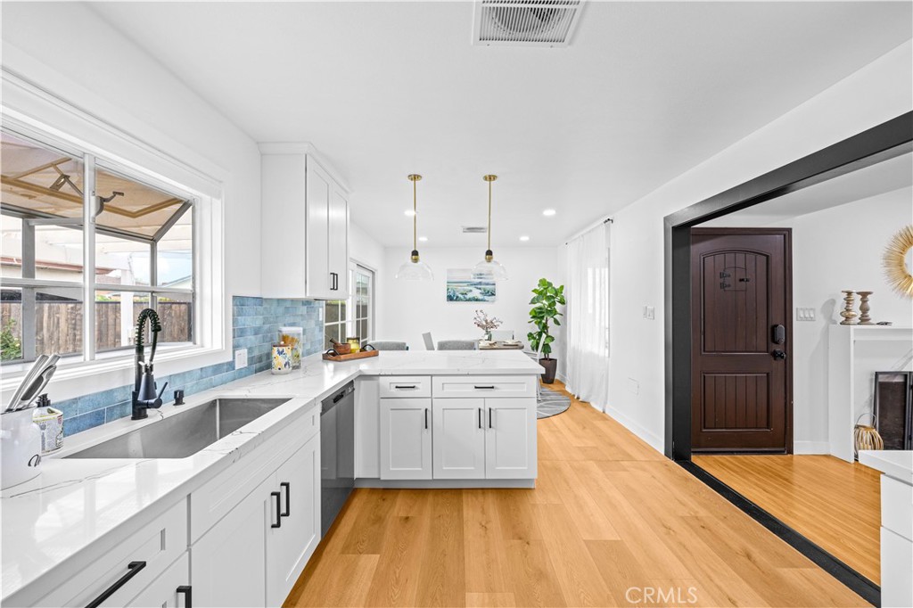 934 W Bonnie Brae Ct