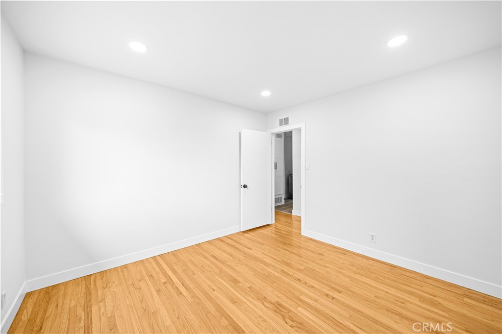 934 W Bonnie Brae Ct