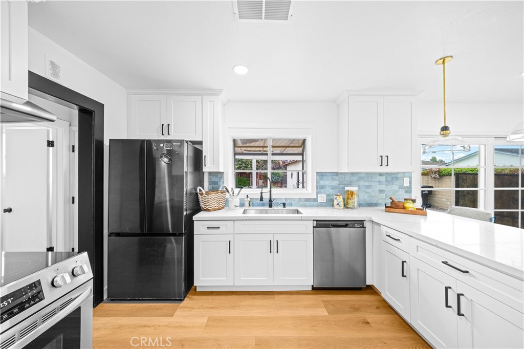 934 W Bonnie Brae Ct