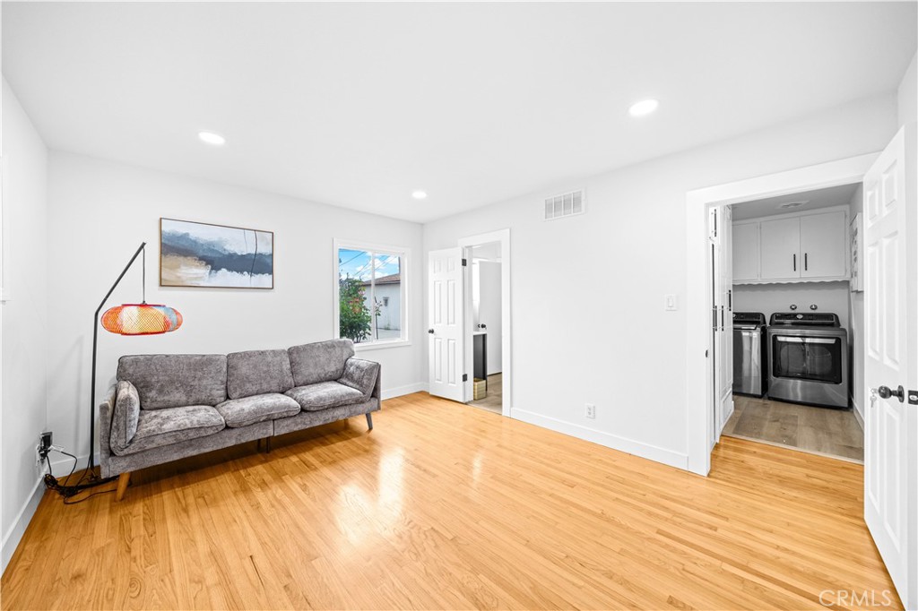 934 W Bonnie Brae Ct