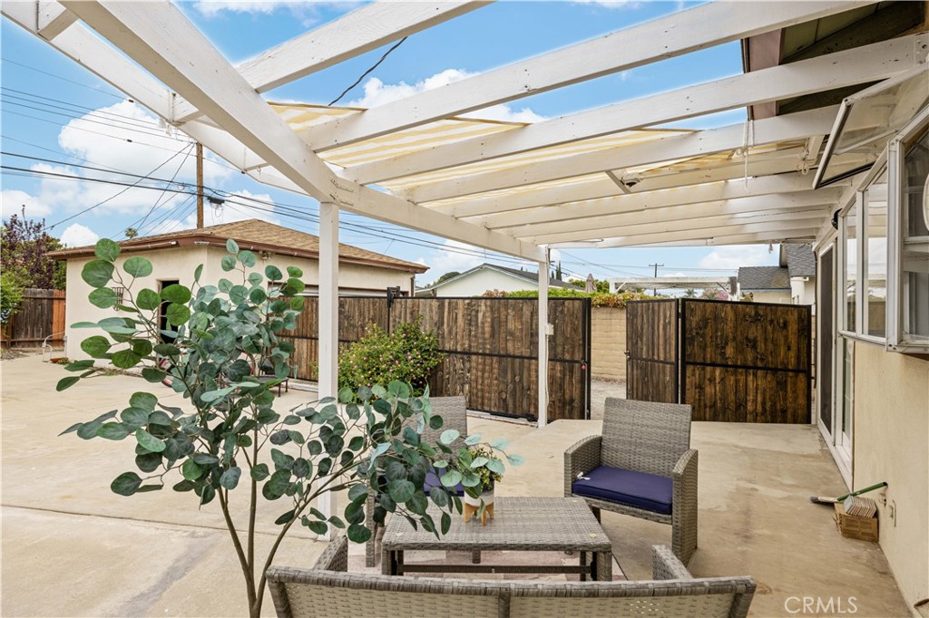 934 W Bonnie Brae Ct