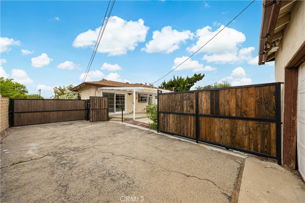 934 W Bonnie Brae Ct