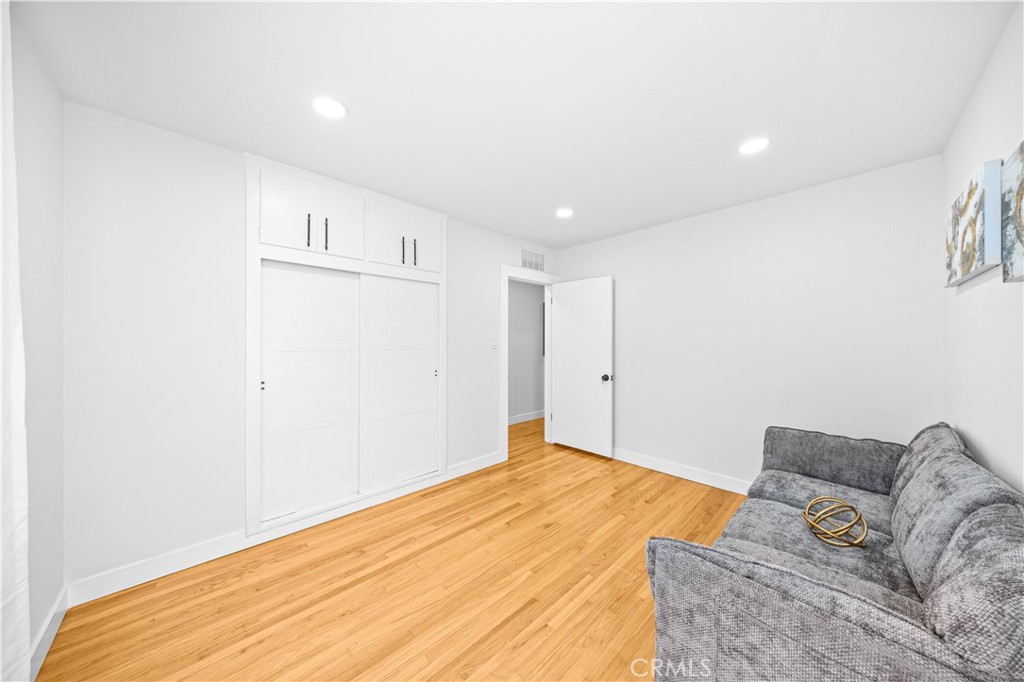 934 W Bonnie Brae Ct