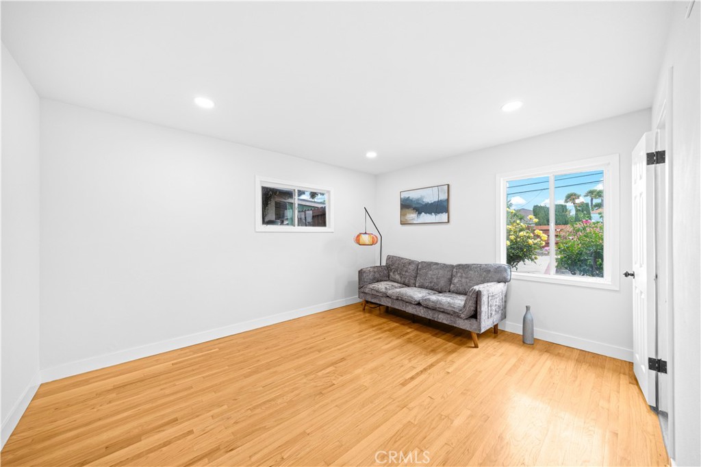 934 W Bonnie Brae Ct