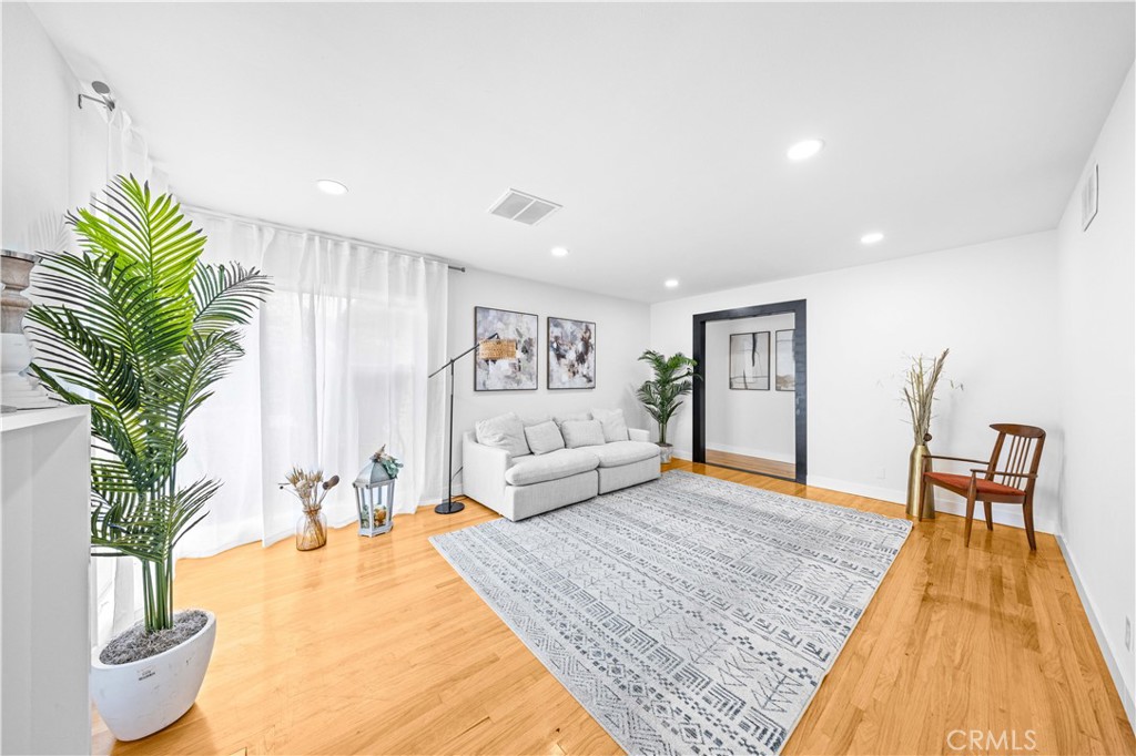 934 W Bonnie Brae Ct