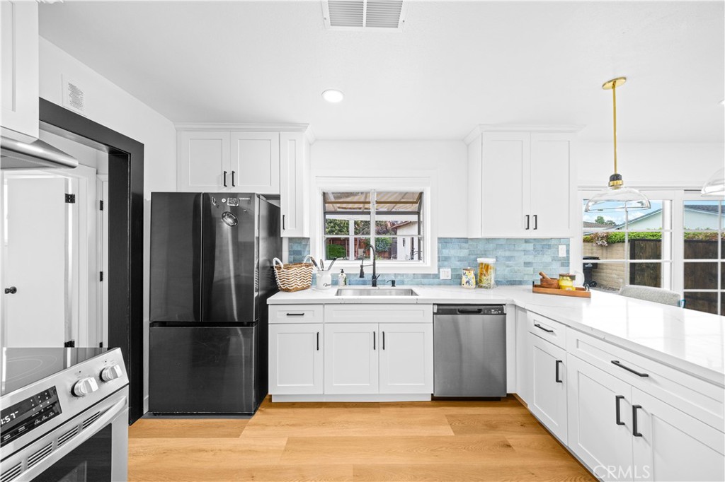 934 W Bonnie Brae Ct