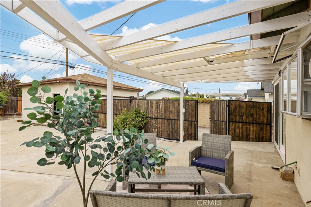 934 W Bonnie Brae Ct