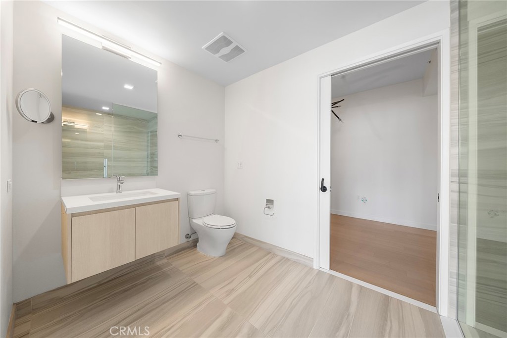 1050 S Grand Avenue 1208