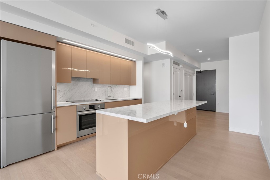 1050 S Grand Avenue 1208