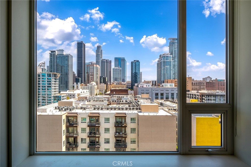 1050 S Grand Avenue 1208