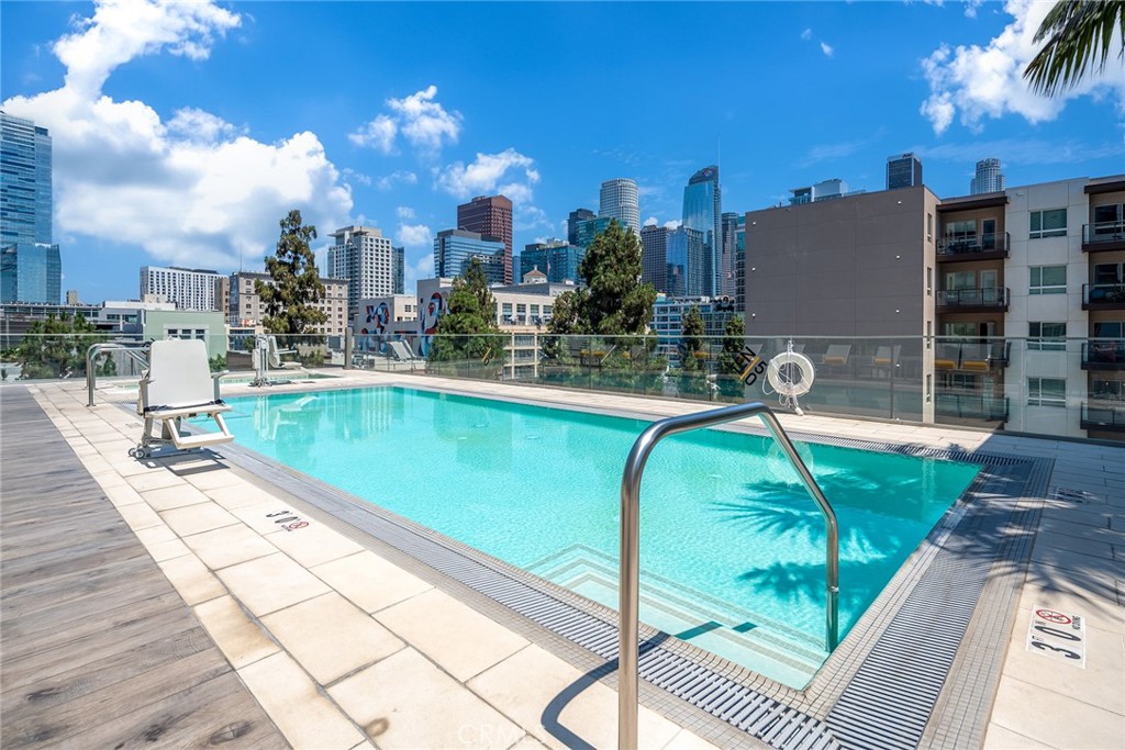 1050 S Grand Avenue 1208