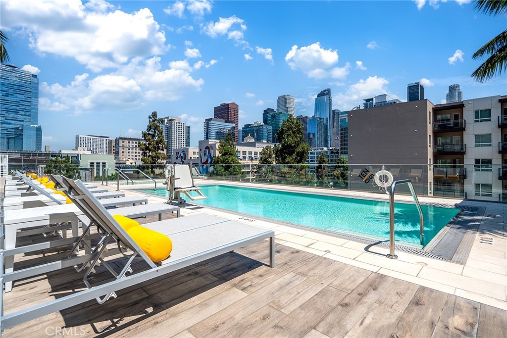 1050 S Grand Avenue 1208