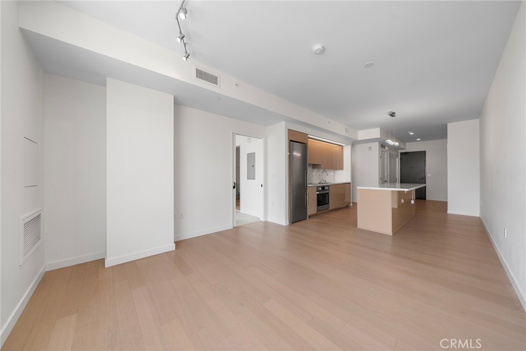 1050 S Grand Avenue 1208