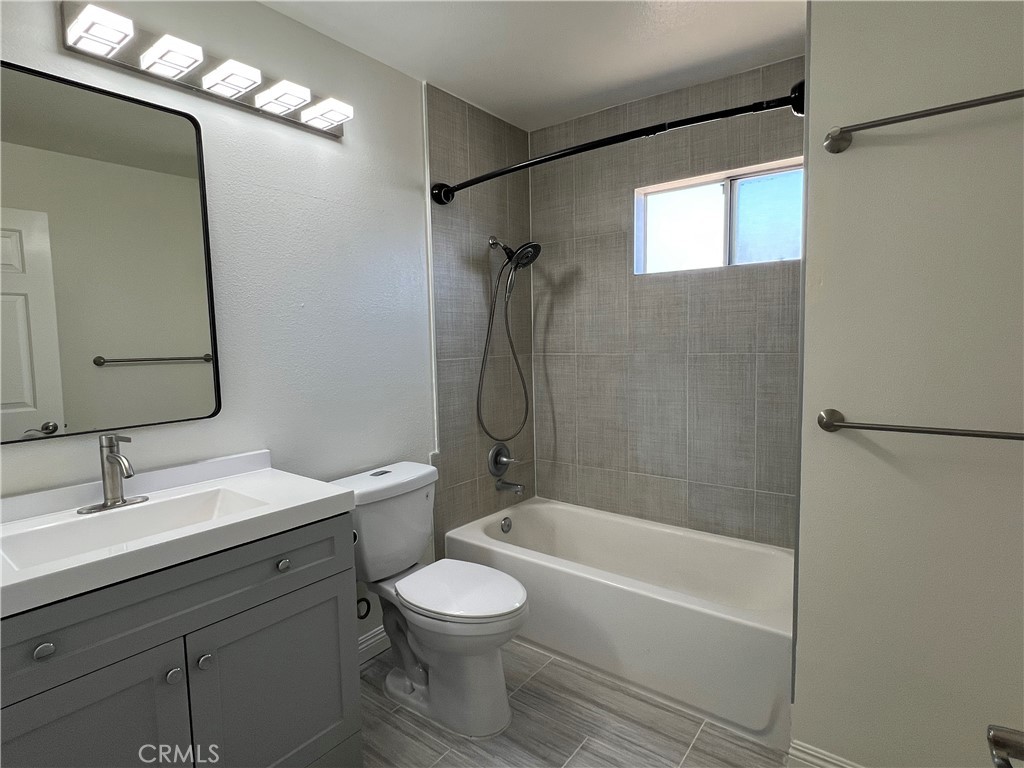 428 N Chapel Avenue B