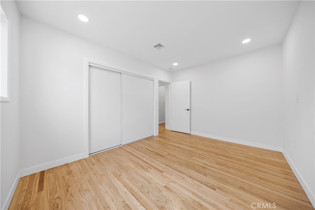 5030 Kauffman Avenue