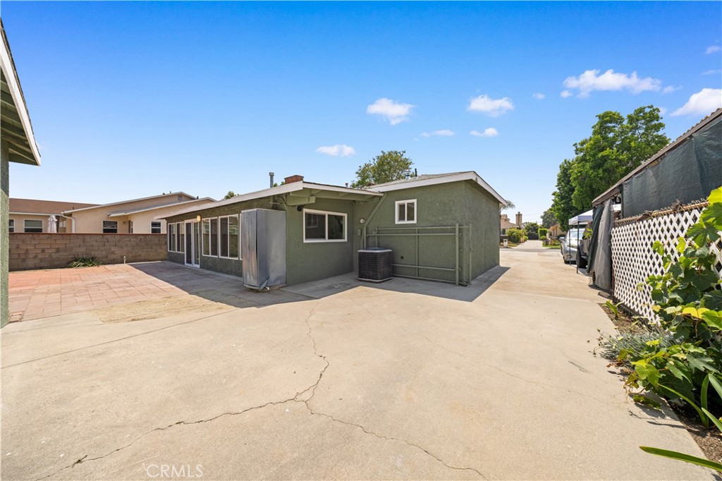 5030 Kauffman Avenue