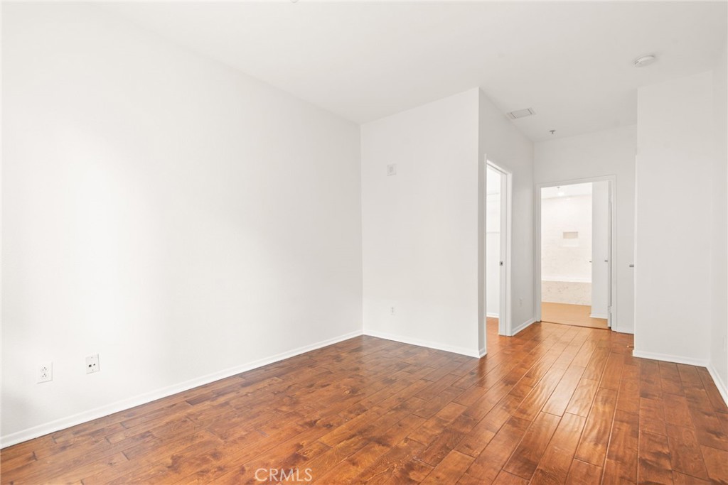 6400 Crescent E 121