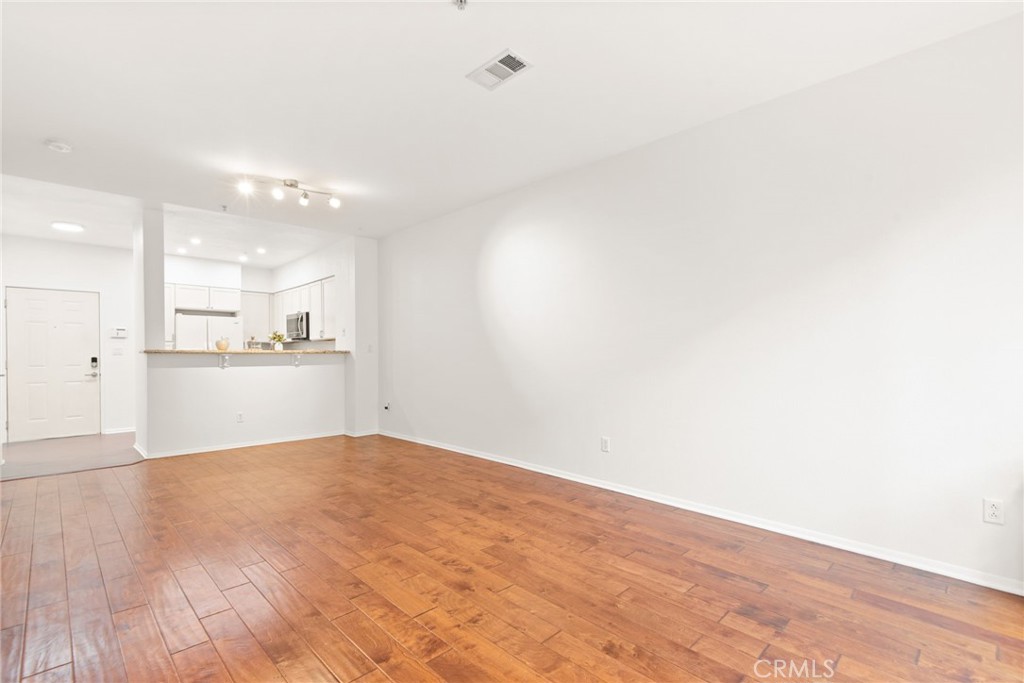 6400 Crescent E 121
