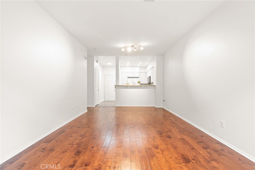 6400 Crescent E 121