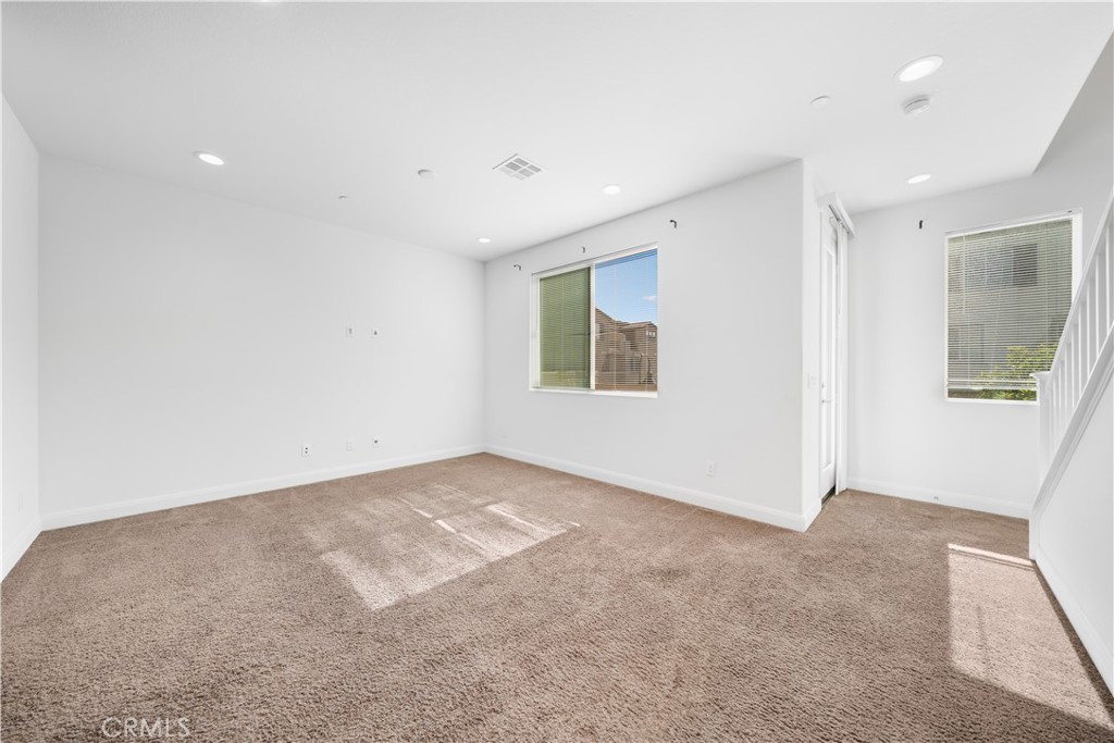 7356 Luminaire Place