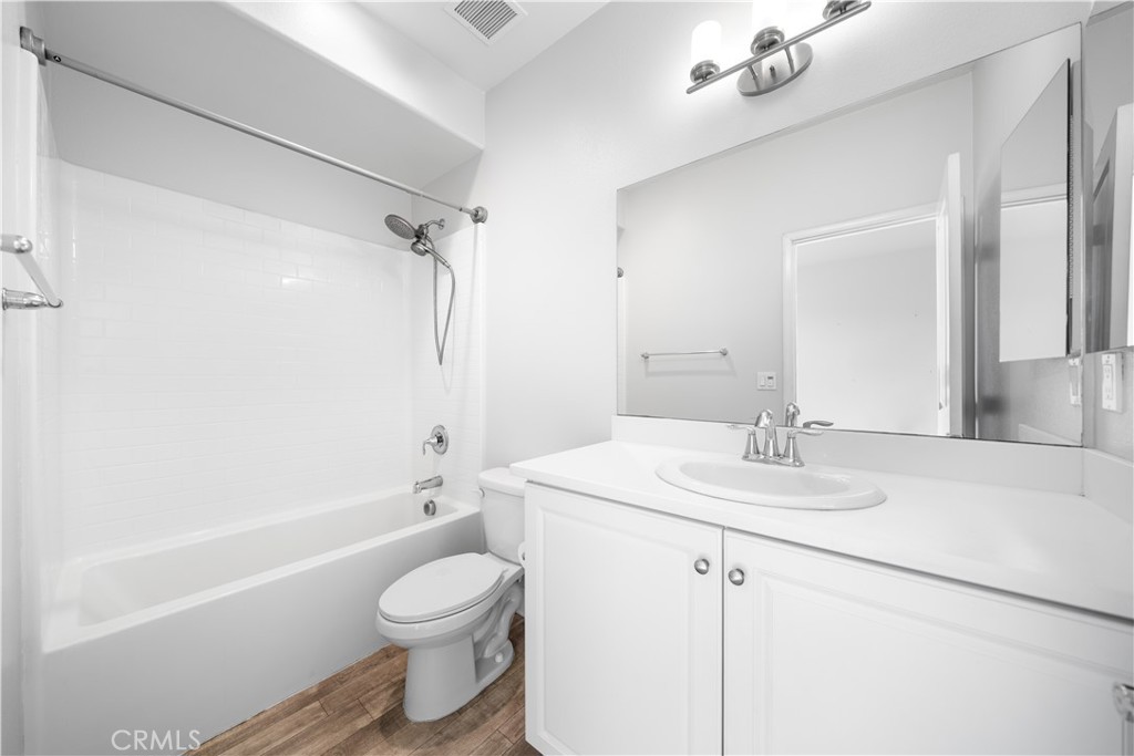 7356 Luminaire Place