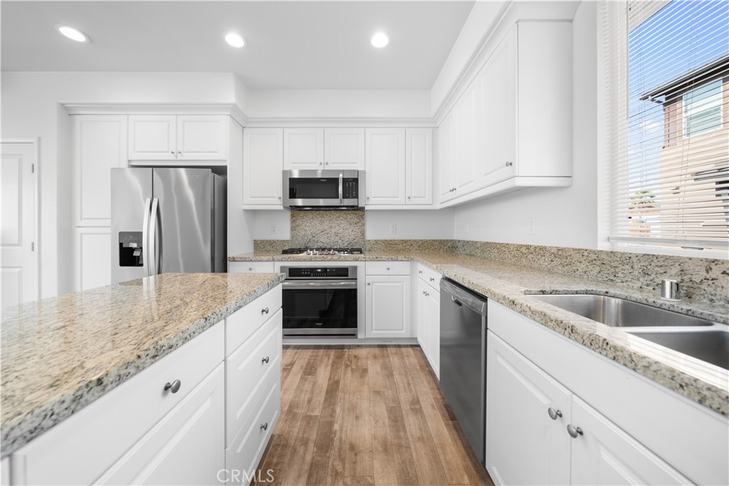 7356 Luminaire Place