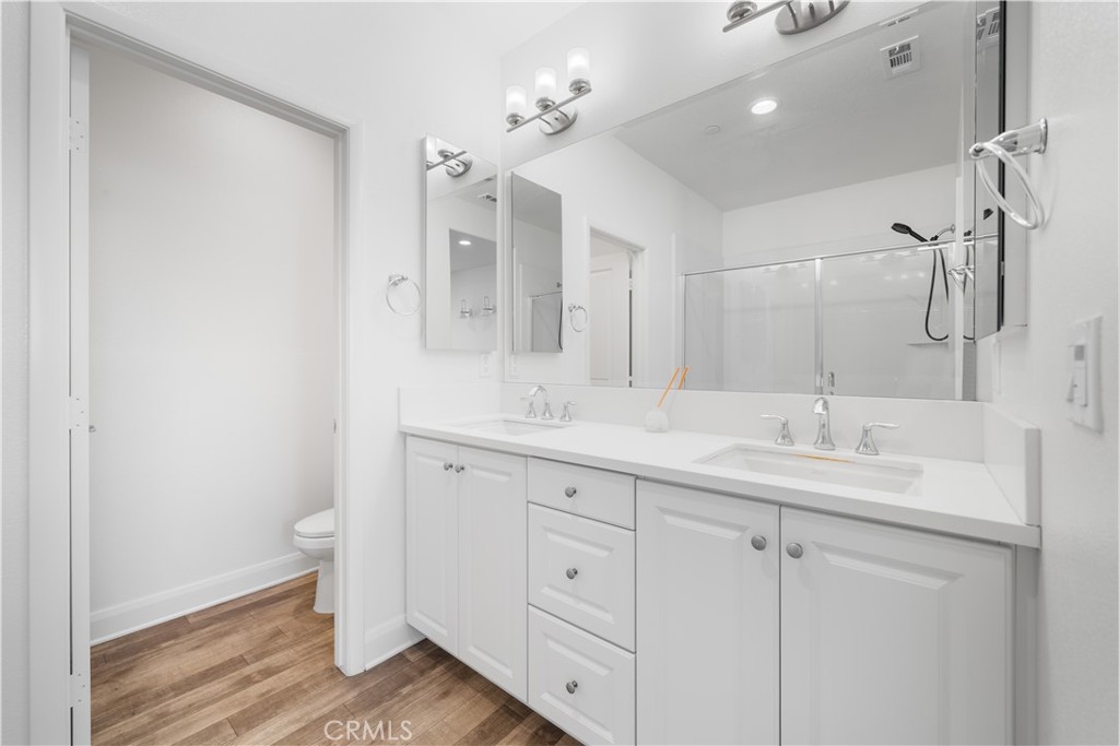 7356 Luminaire Place