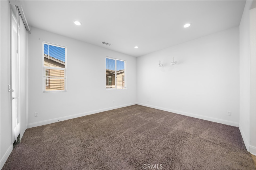 7356 Luminaire Place