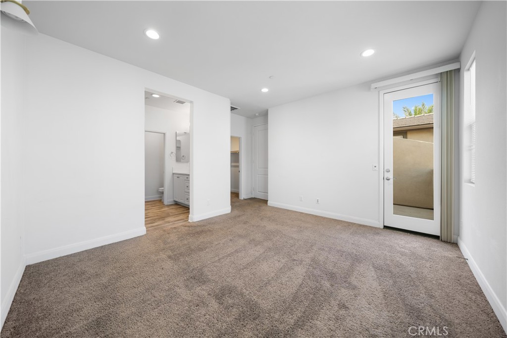 7356 Luminaire Place