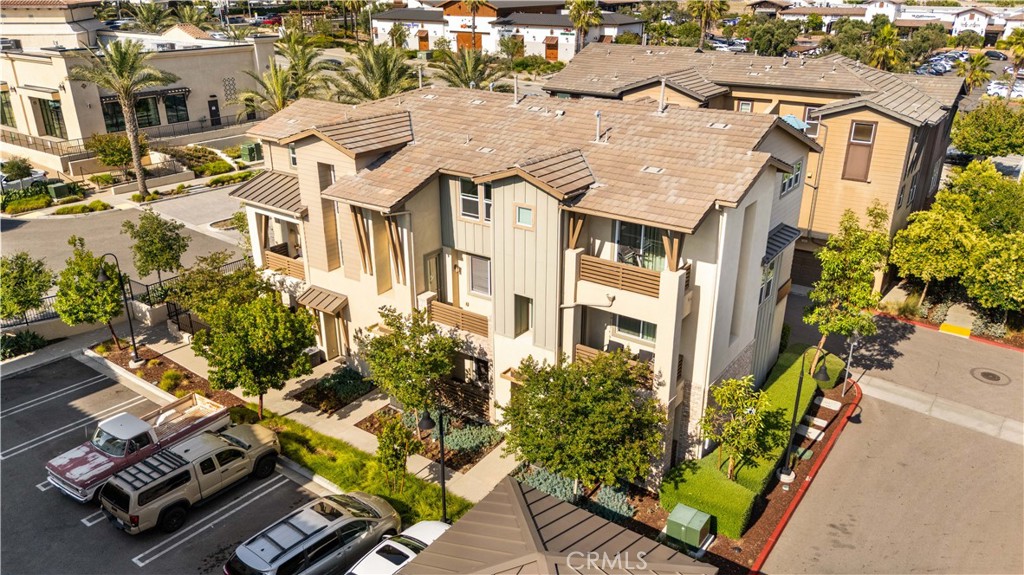 7356 Luminaire Place