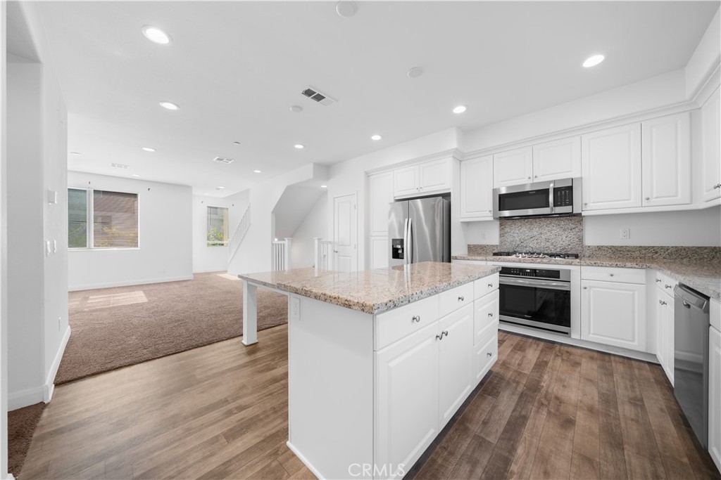 7356 Luminaire Place