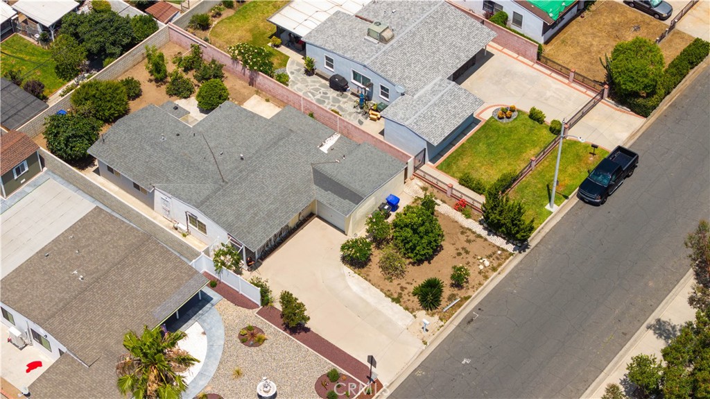 2047 Delford Avenue