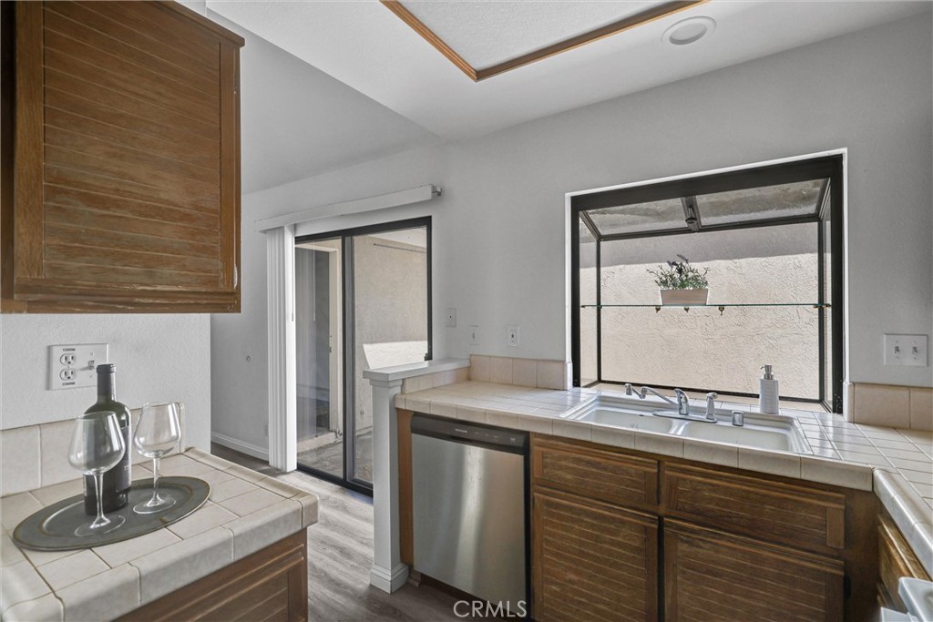 17 Gladstone 105