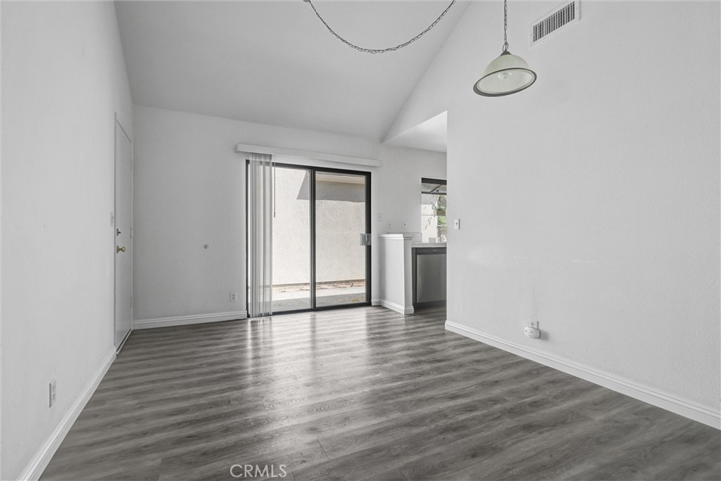 17 Gladstone 105