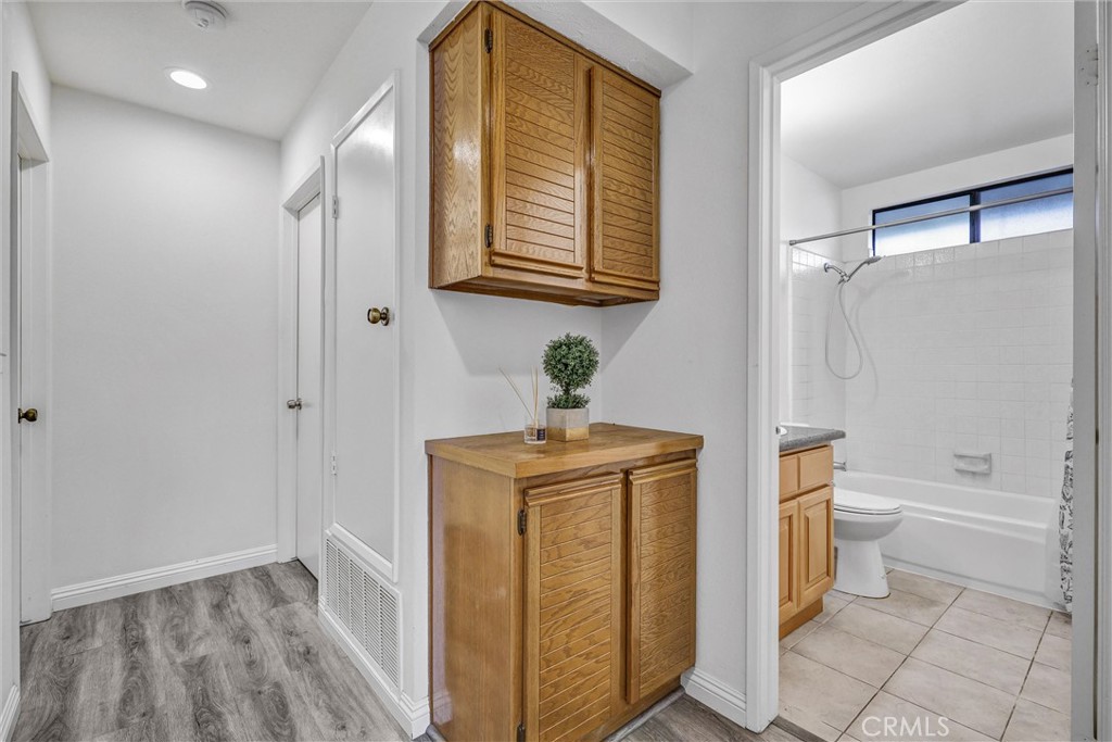 17 Gladstone 105