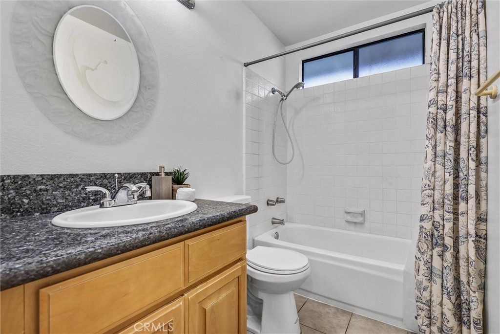 17 Gladstone 105