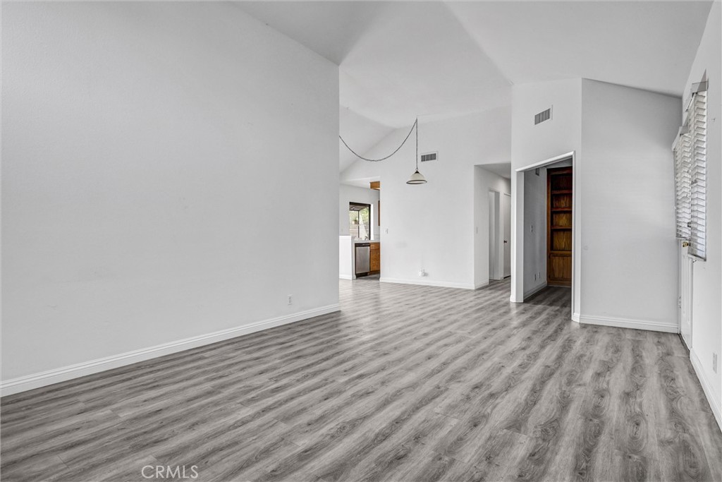 17 Gladstone 105