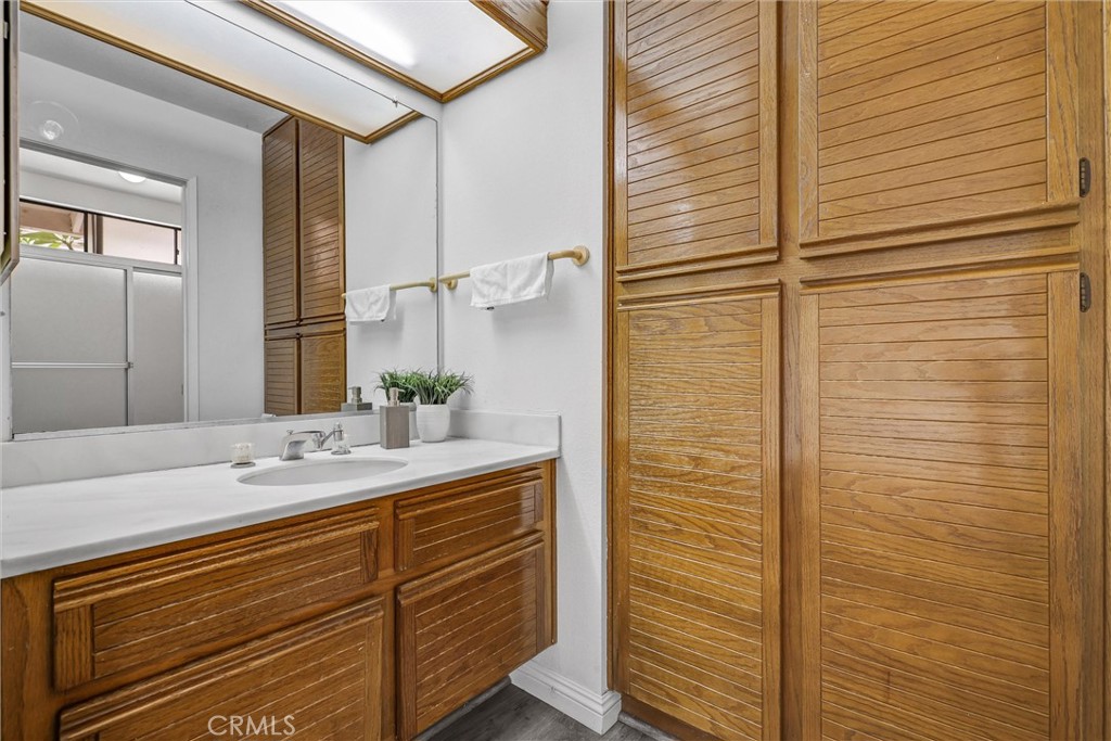 17 Gladstone 105