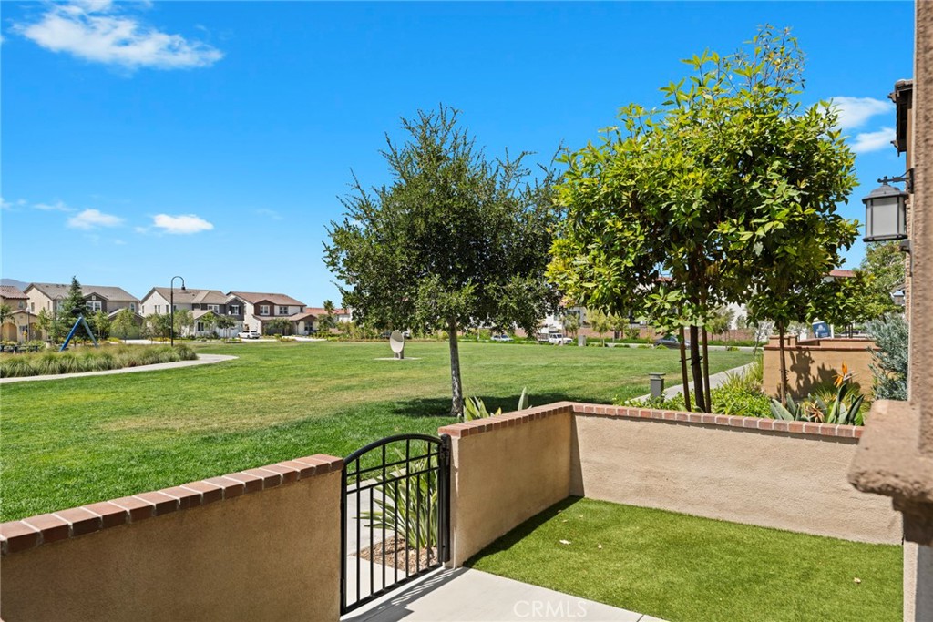 8729 Roving Place