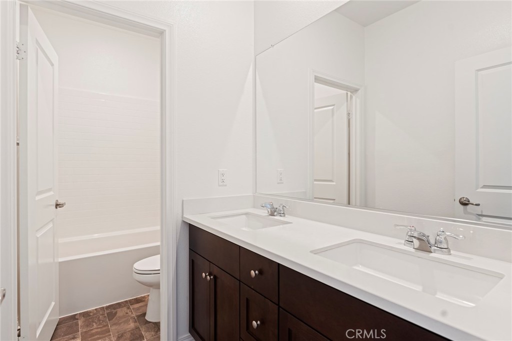 8729 Roving Place