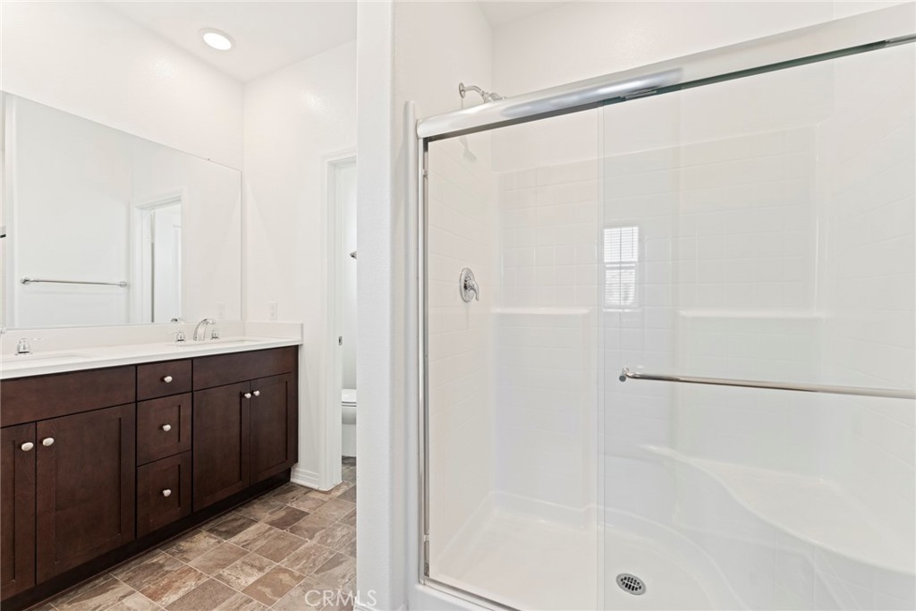 8729 Roving Place