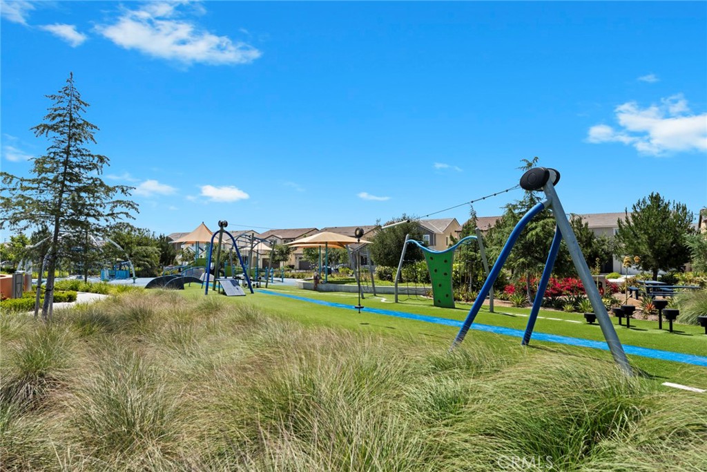 8729 Roving Place