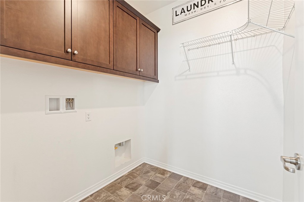 8729 Roving Place