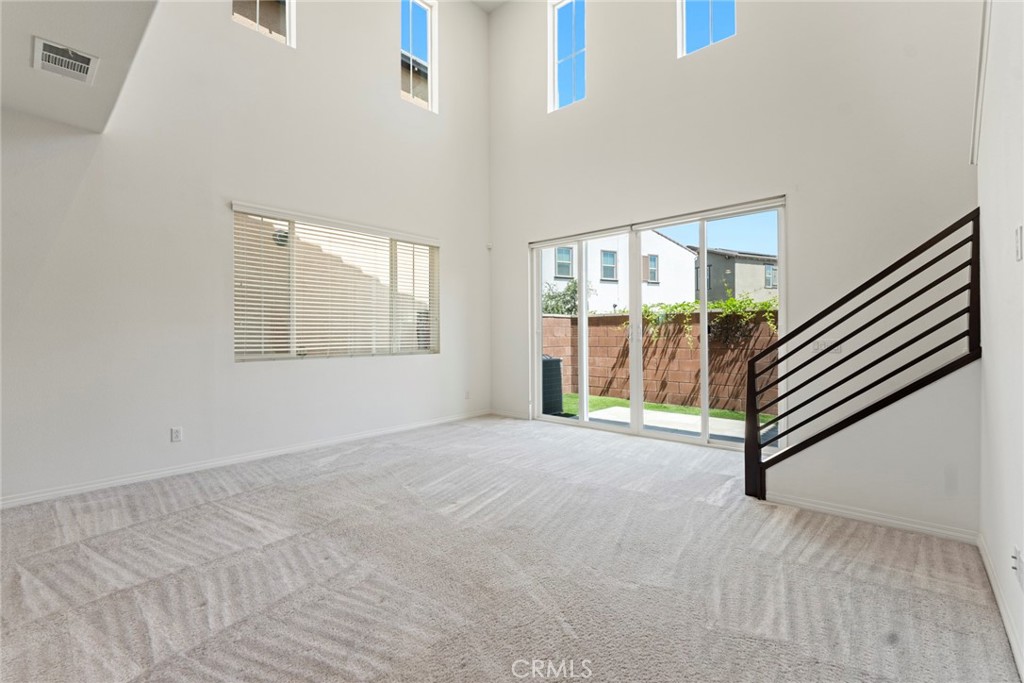8729 Roving Place