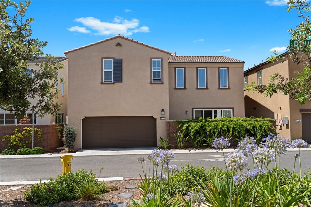 8729 Roving Place