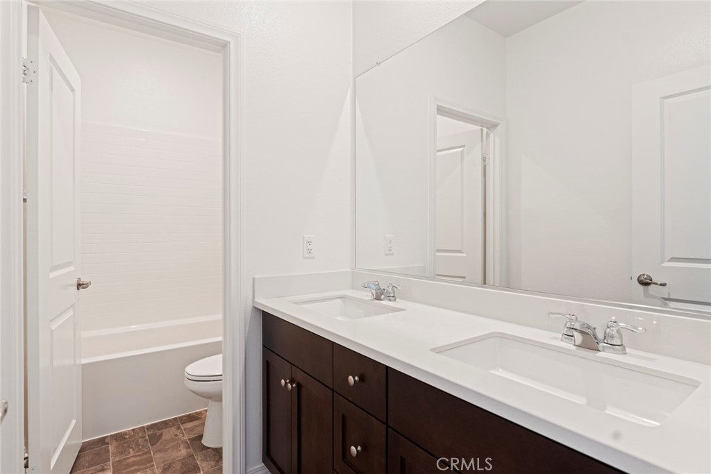8729 Roving Place