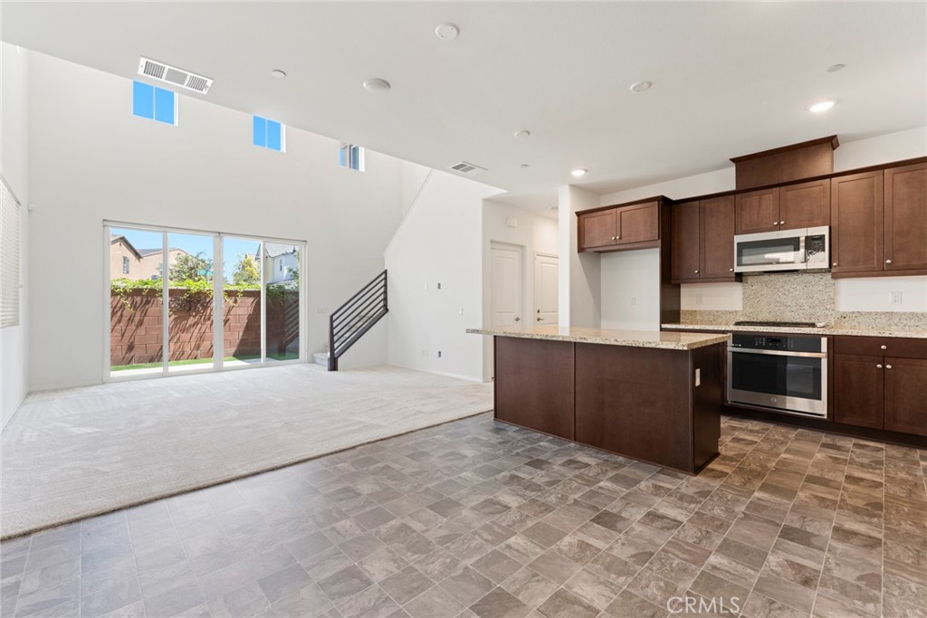8729 Roving Place